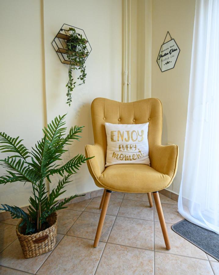 Yellow Fresh Apartment-City Center อเล็กซานโดรโพลิส ภายนอก รูปภาพ