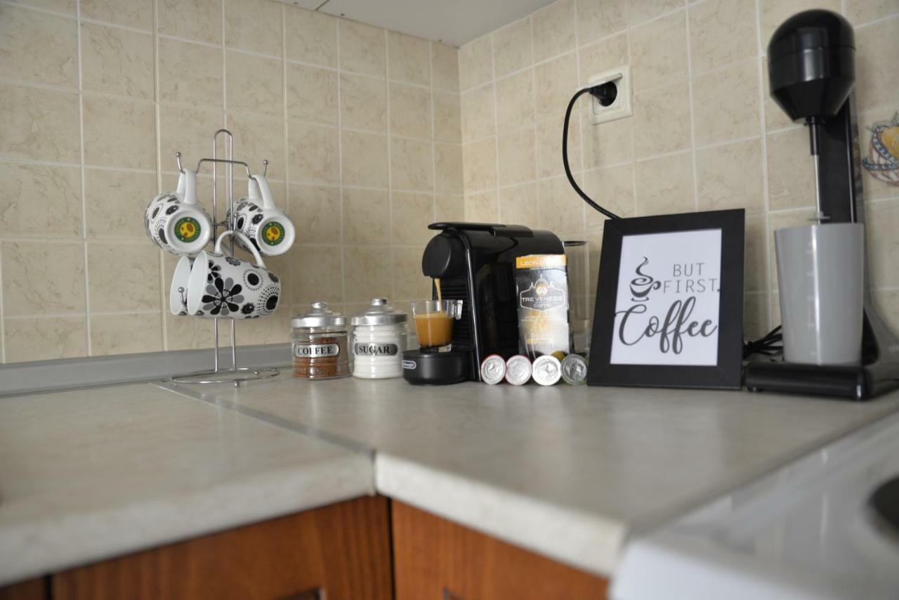 Yellow Fresh Apartment-City Center อเล็กซานโดรโพลิส ภายนอก รูปภาพ